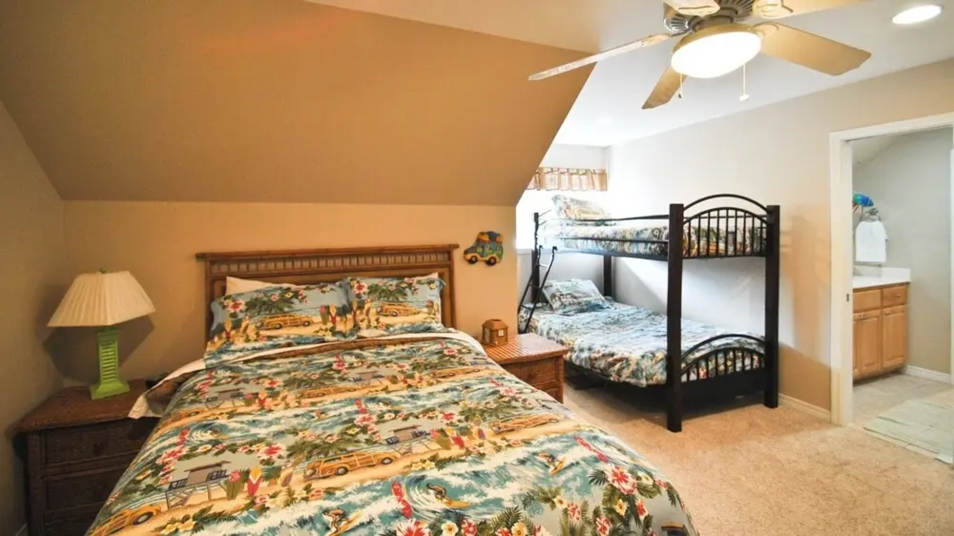 Kowabunga - You'll Love The Rooftop Deck And Private Heated Dipping Pool! Pet Friendly! 4 Bedroom Home by RedAwning