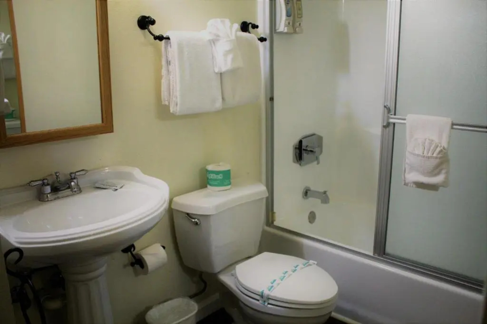 Rodeway Inn & Suites Fireside Lodge