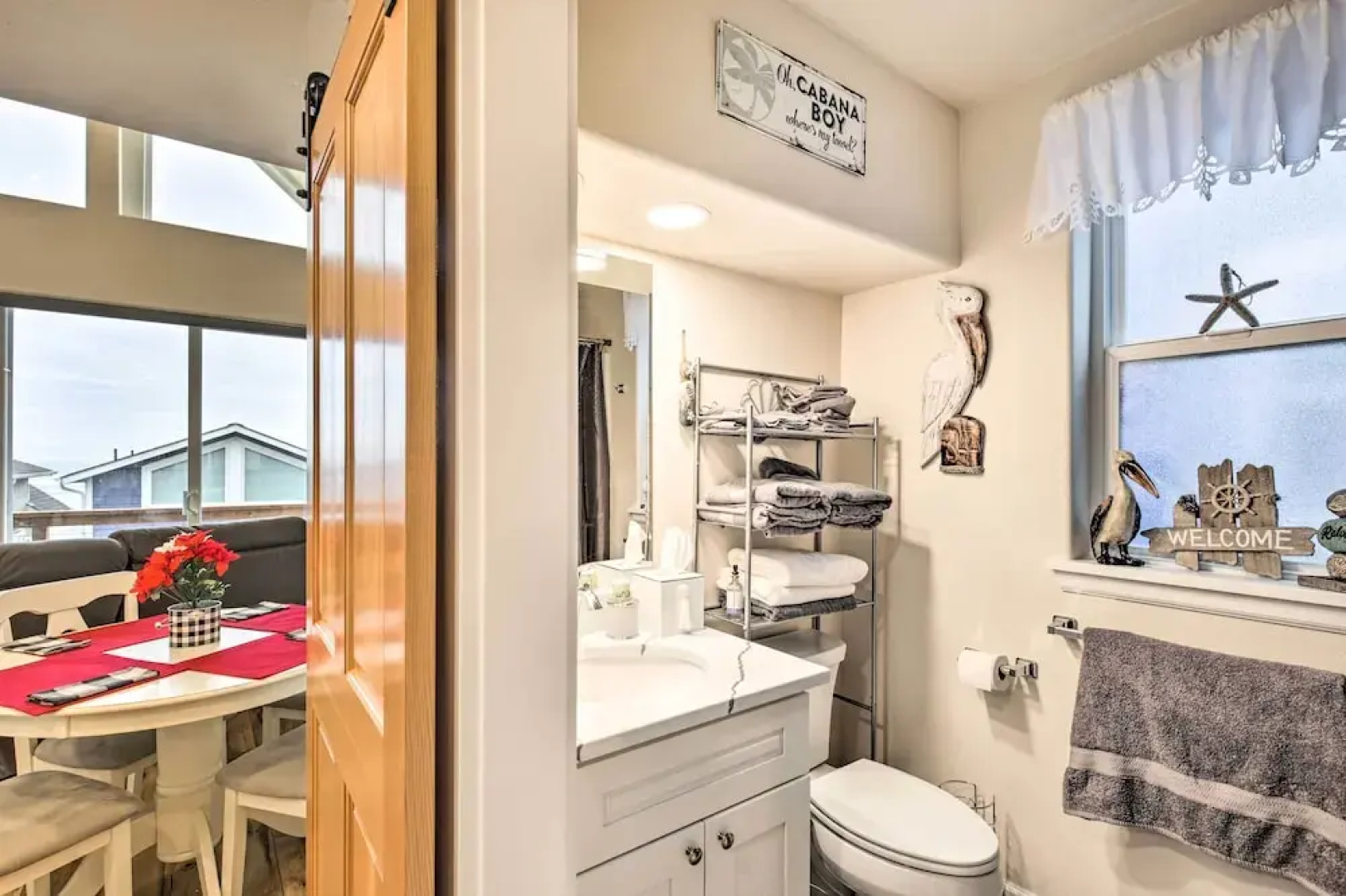 Peaceful Winter Retreat: Oregon Coastline Beach!