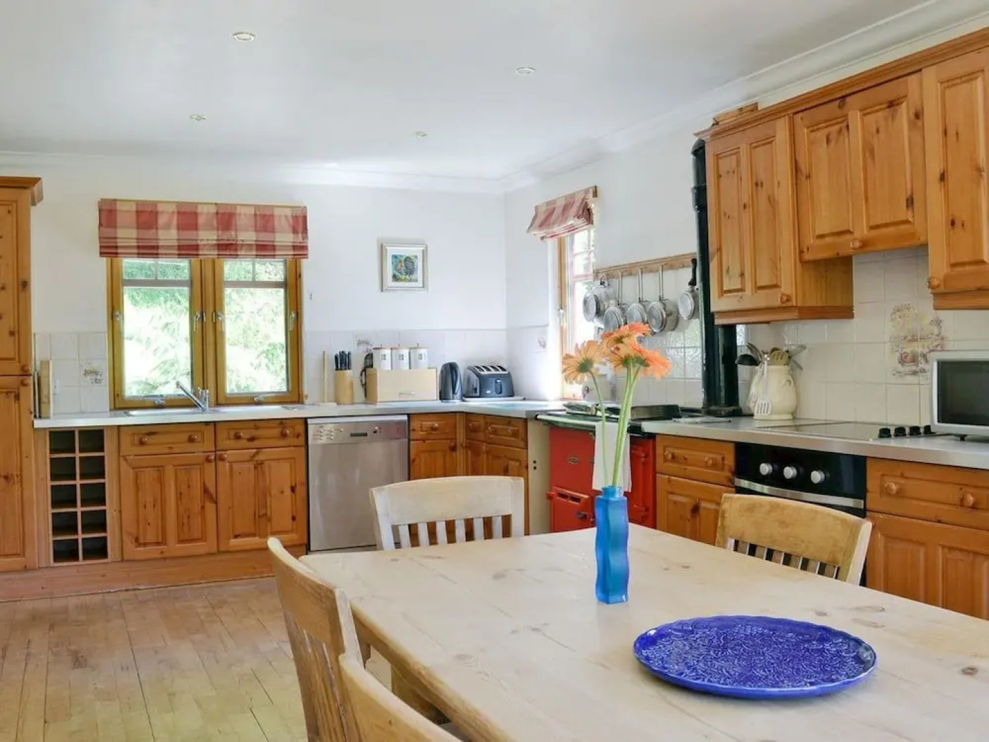 Stunning 4-bed Cottage S/C