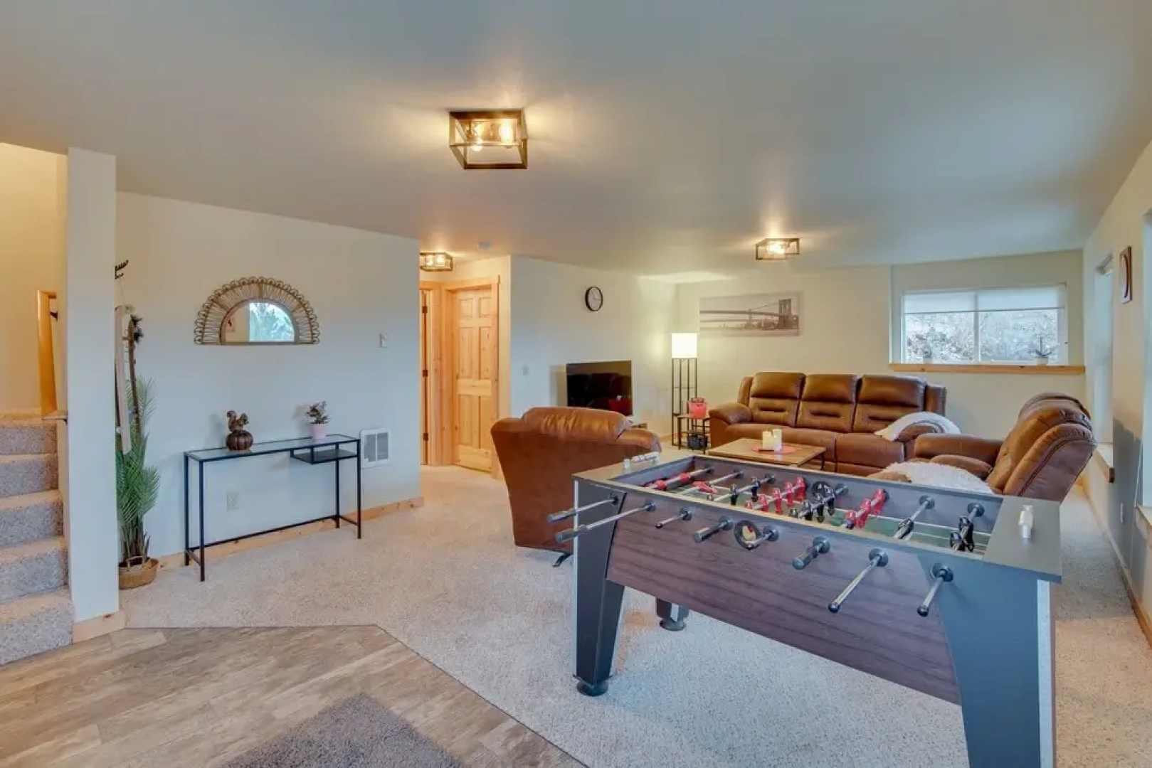Cabin w/ Hot Tub & Fire Pit: 2 Mi to Cle Elum Lake