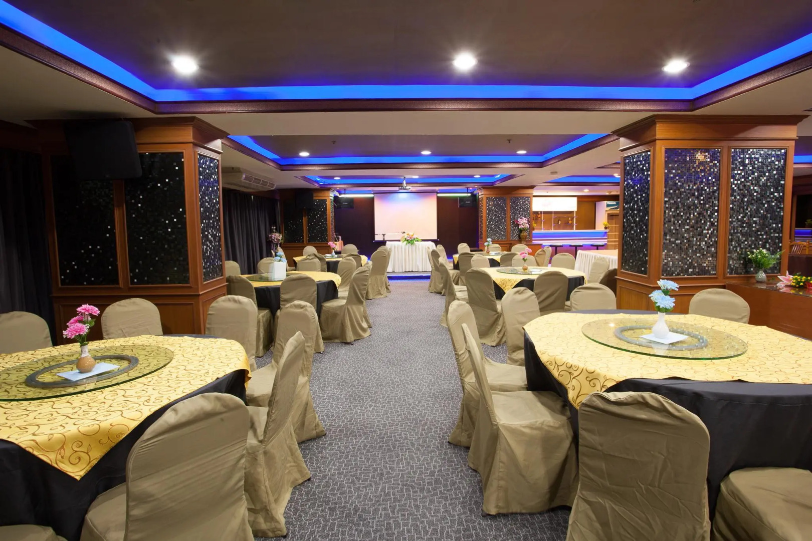 Bay Hotel Srinakarin