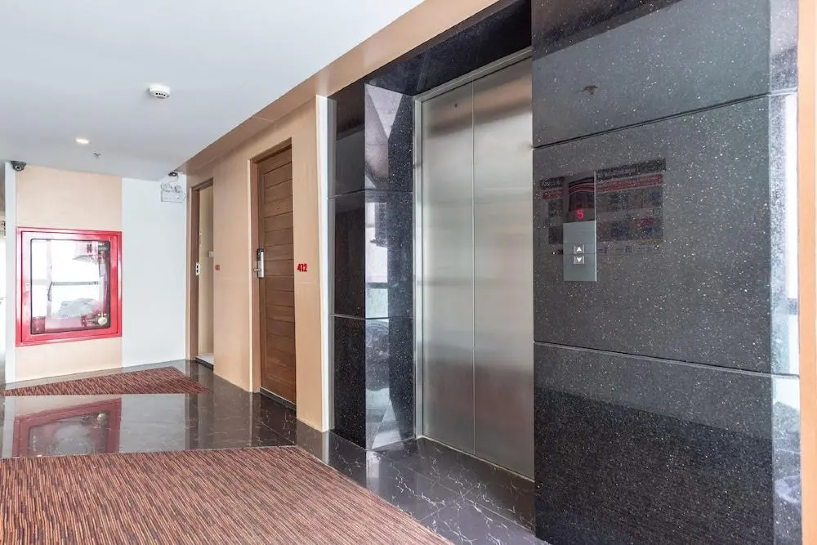 CAPITAL O 1088 Golden Dragon Beach Resort