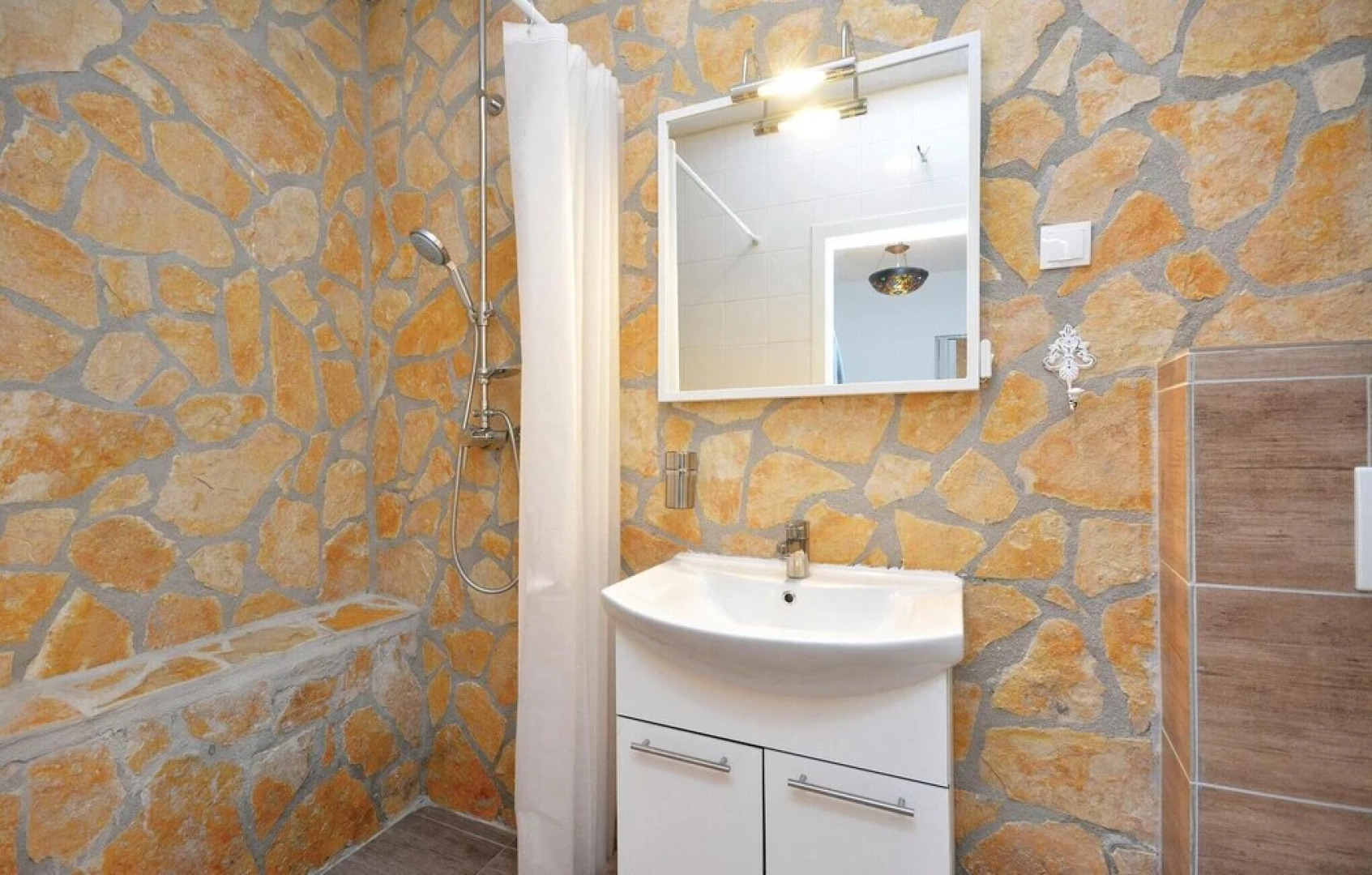 Stunning Home in Ivan Dolac With Wifi and 2 Bedrooms