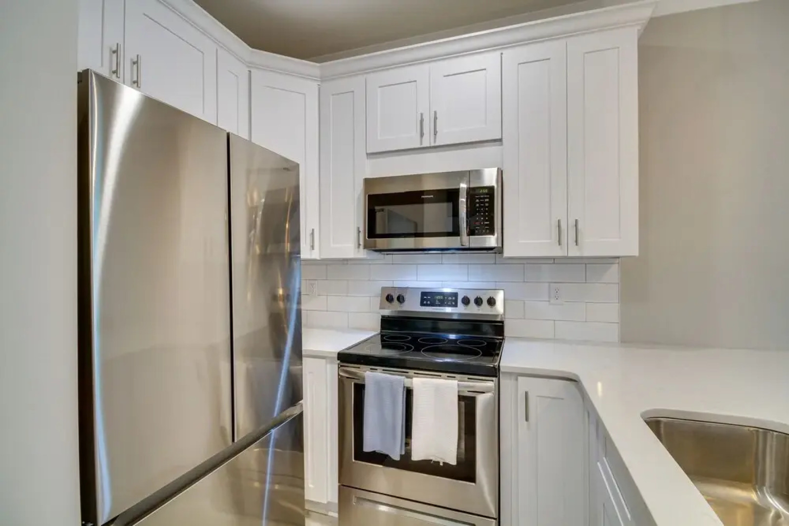 Diamondhead Retreat w/ Deck, Pool & Golf!