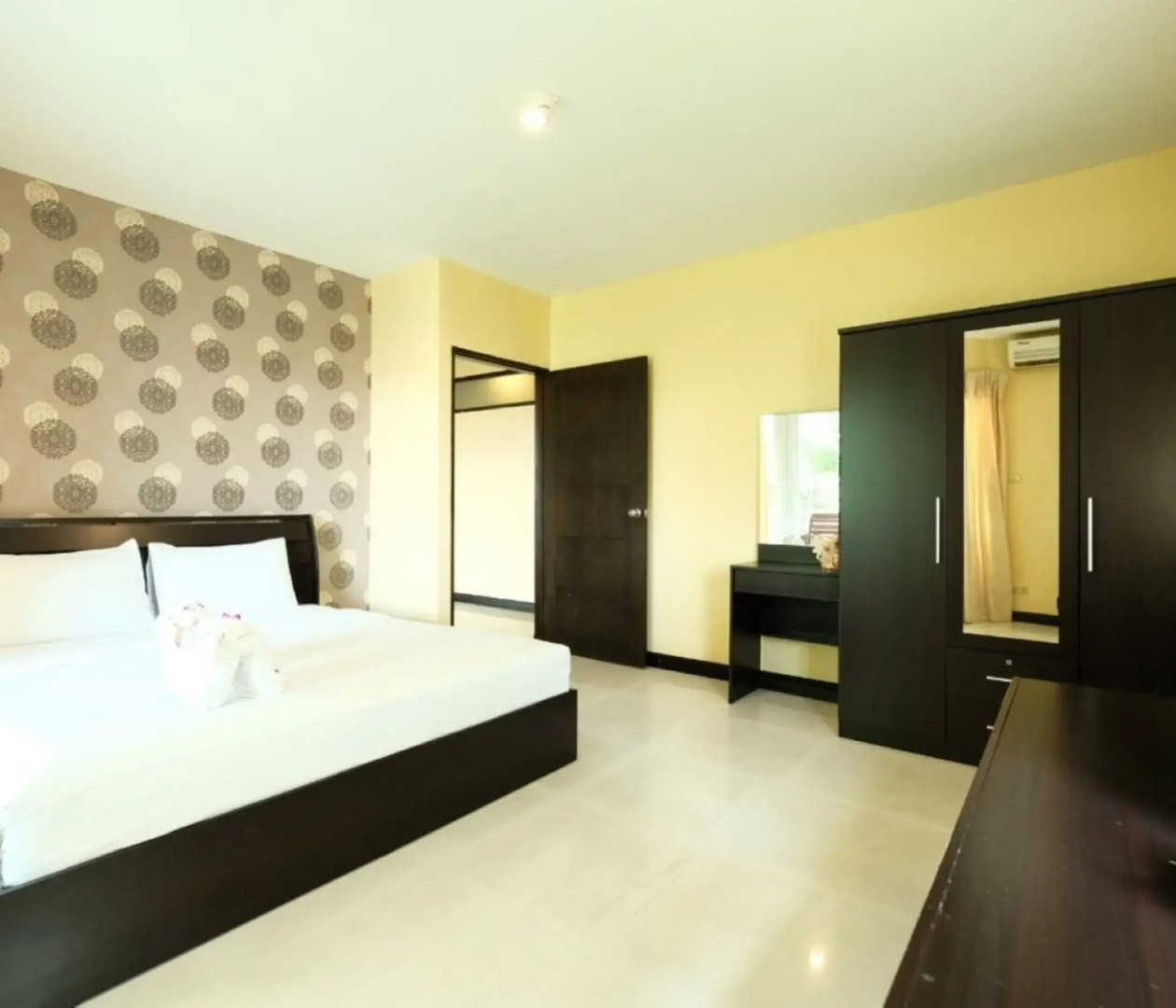Отель Jomtien Plaza Residence