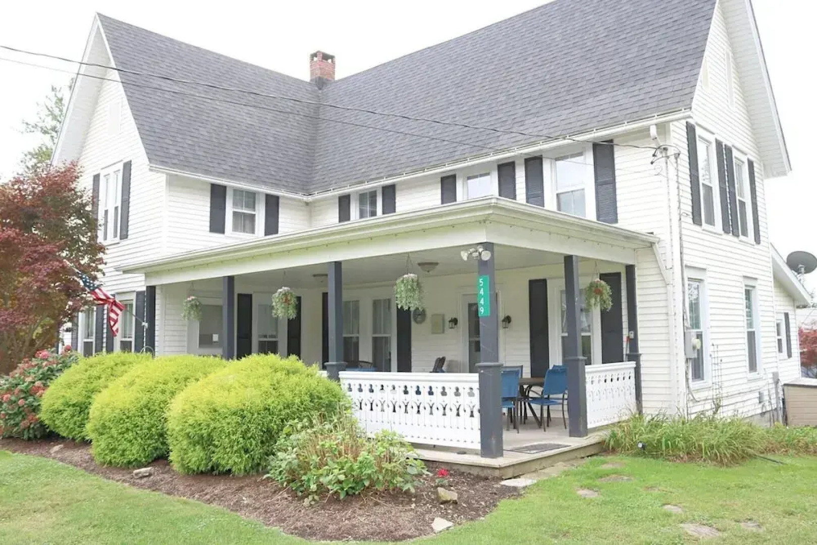 5449 Emerald 5 Bedroom Home by RedAwning