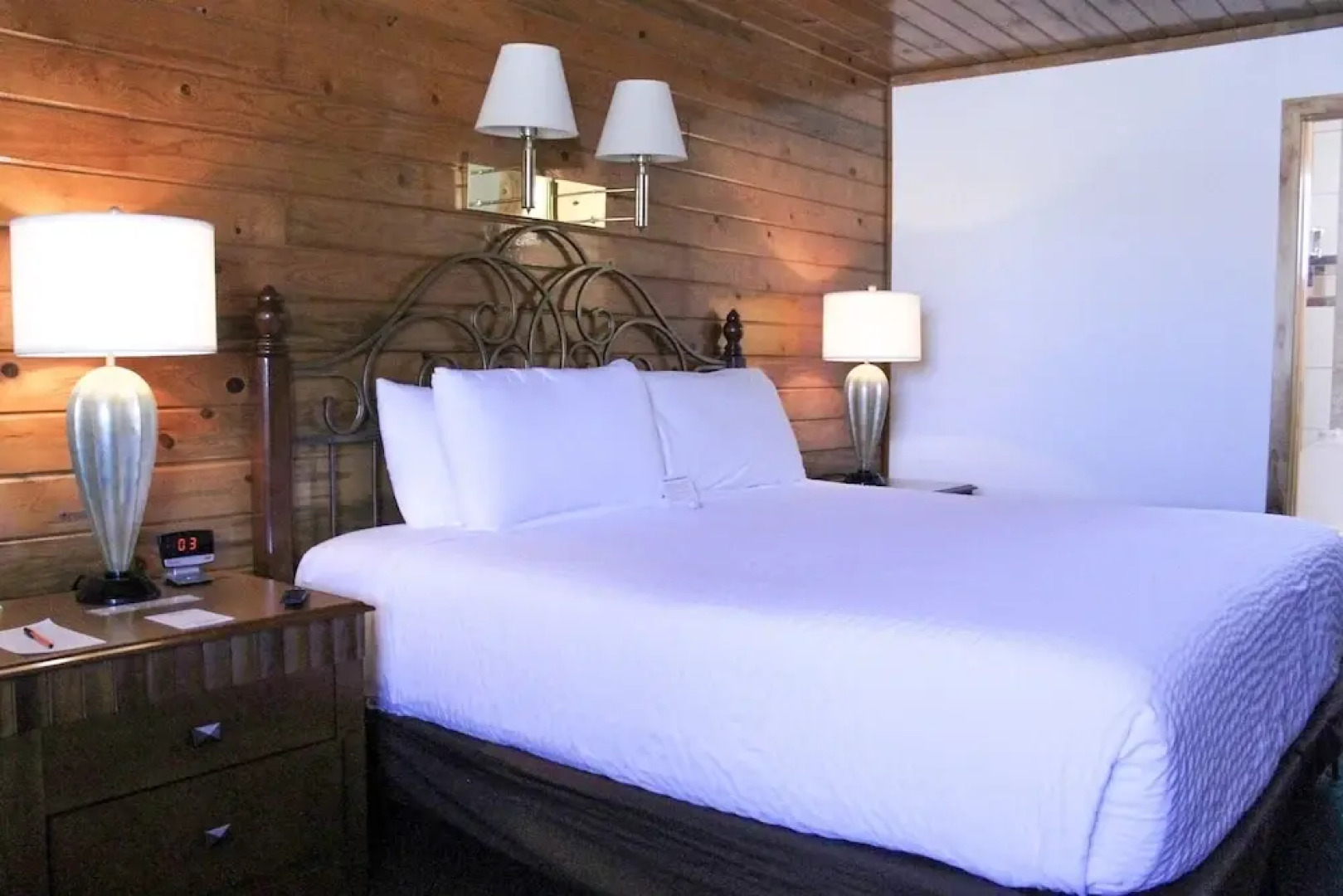 Whispering Sands Motel