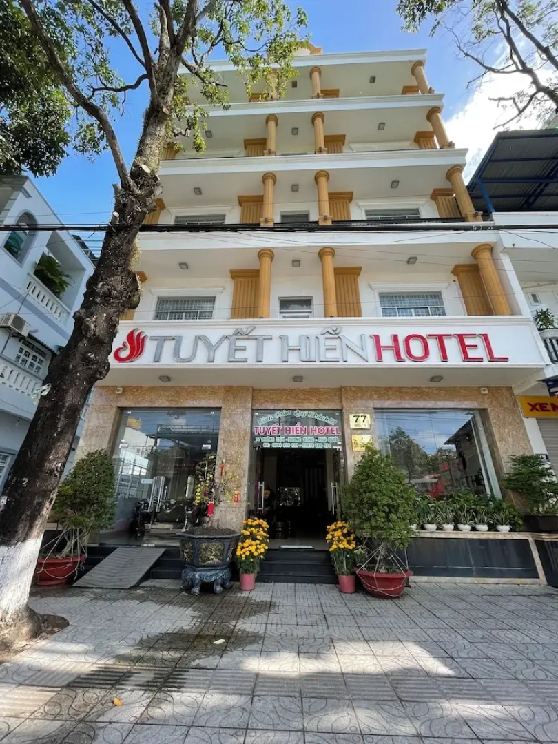 Tuyet Hien Hotel