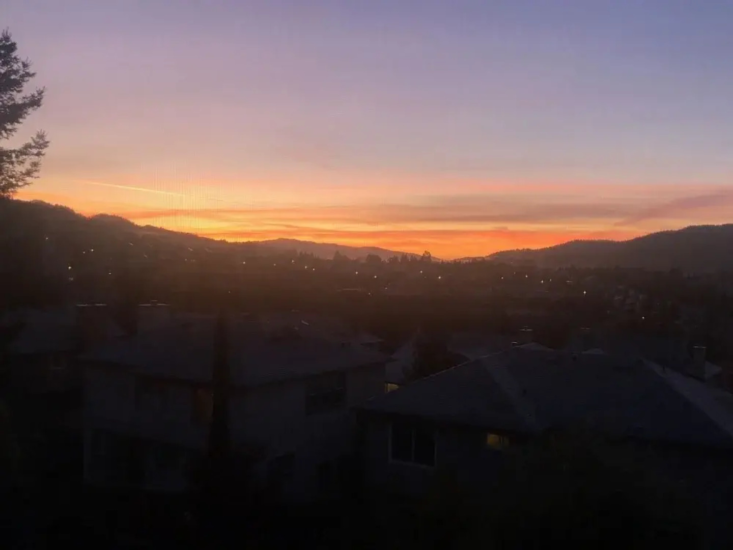 Wine-tasting, Light-filled And Kid-friendly House 5 Bedroom Home by Redawning