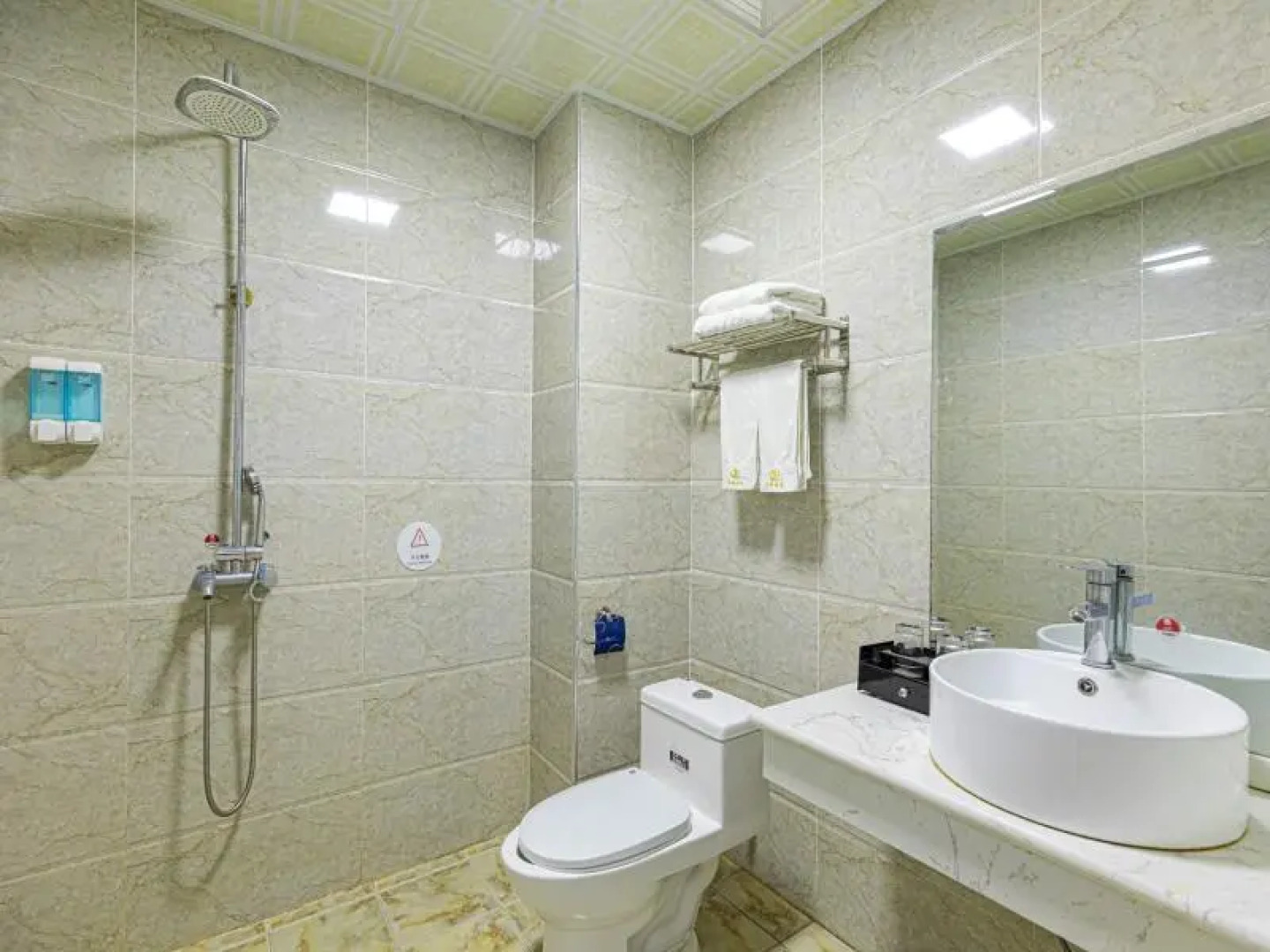 Shell Hotel Hainan Yuedong County Huangliu Town Huaijuan Bus Terminal