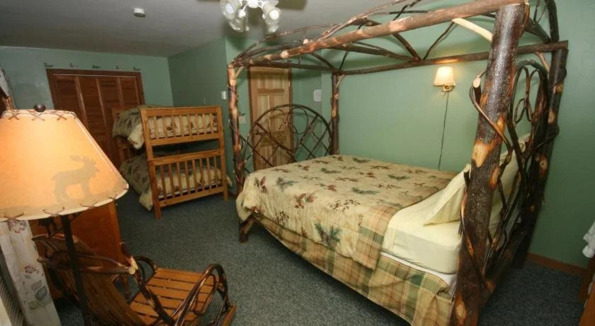 Spruce Lodge Bed & Breakfast & Guest Cottage