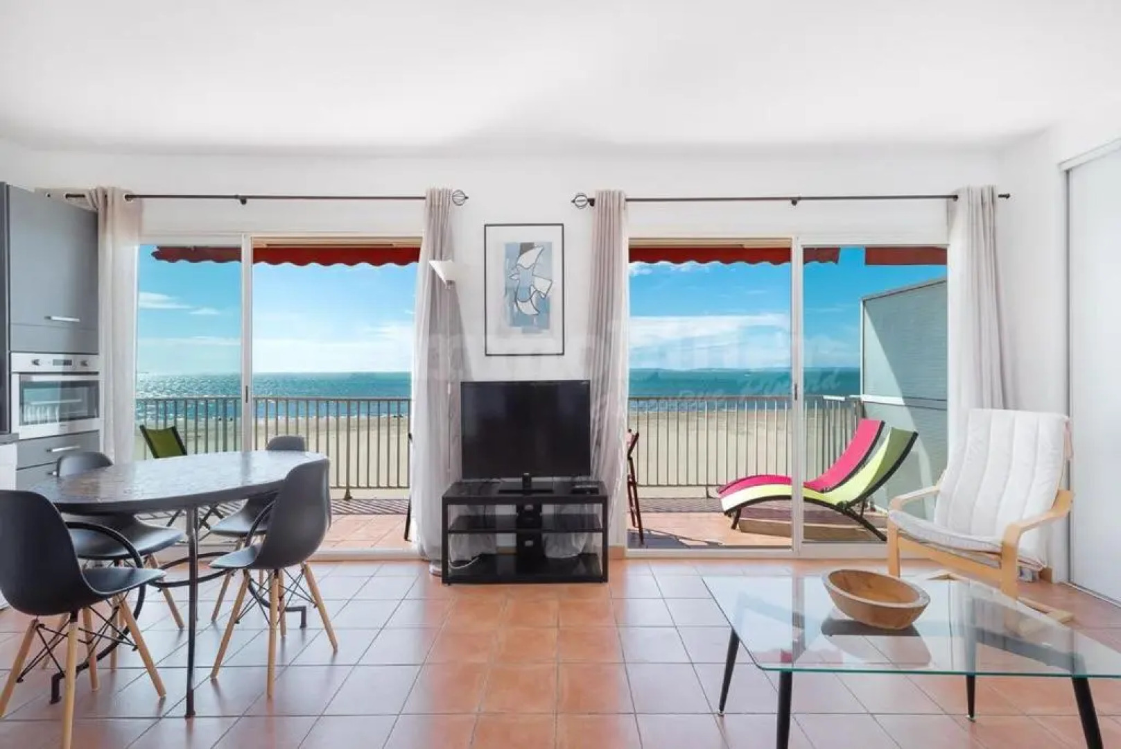 AS18069 - P3 Vue Mer exceptionnelle , sur la plage à 2 pas du Centre Ville