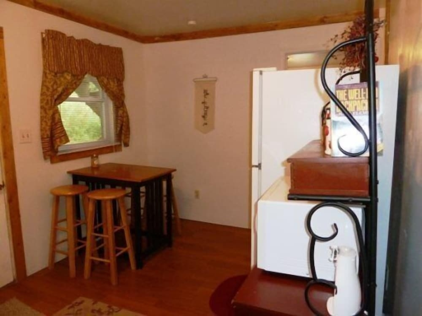 Mountain_roots_lodging