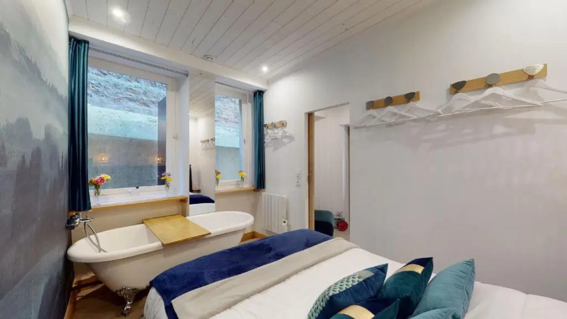 La Villa et Cours du Paradis gîte 4 étoiles, Billard BabyFoot, société La Clef Decamp