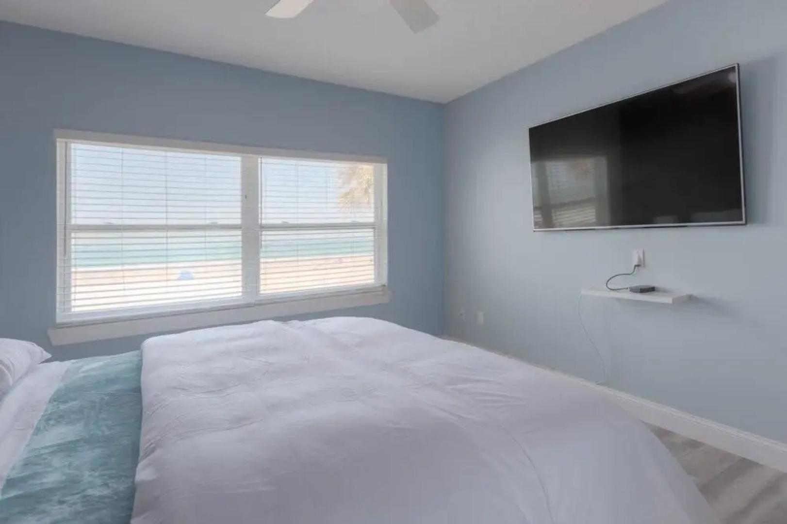 Sea La Vie Beach Oceanfront Patio Pet Friendly