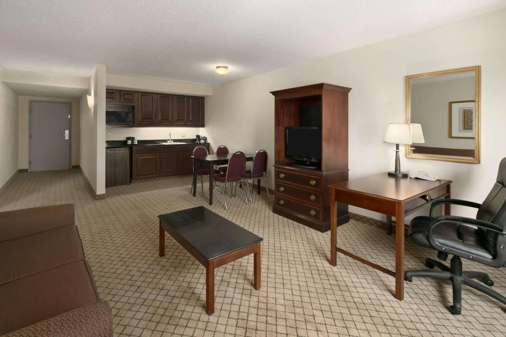 Days Inn & Suites Omaha