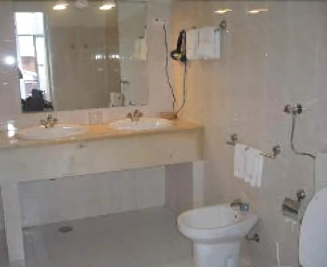 Pensao Flor Da Baixa