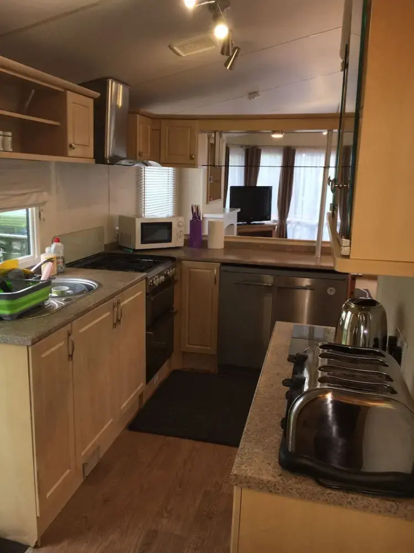 Homely 23 Bed Static Caravan, Quiet Peaceful Site