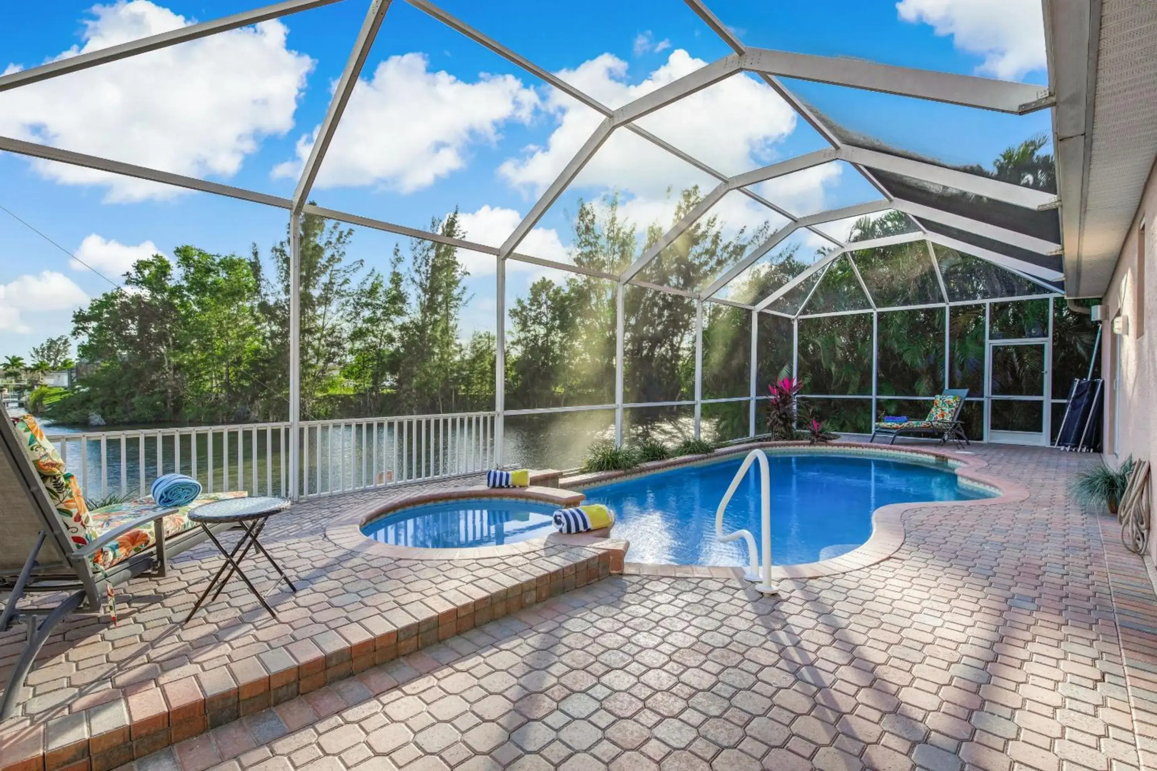 Villa Key Largo - Heated Pool & Spa, Private Beach, with Bicycles - Roelens Vacations