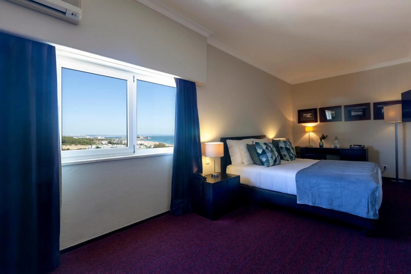 Carcavelos Beach Hotel