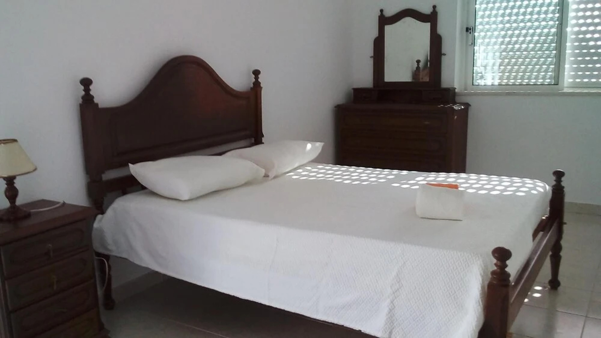 Lovely 4-bed Apartment in Estombar