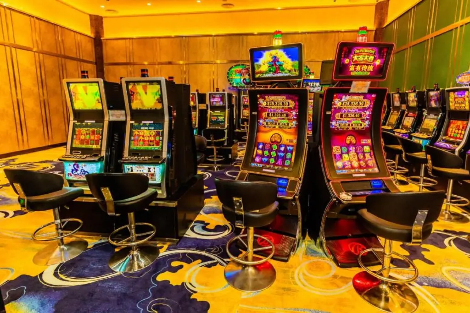 Dynasty Casino Hotel