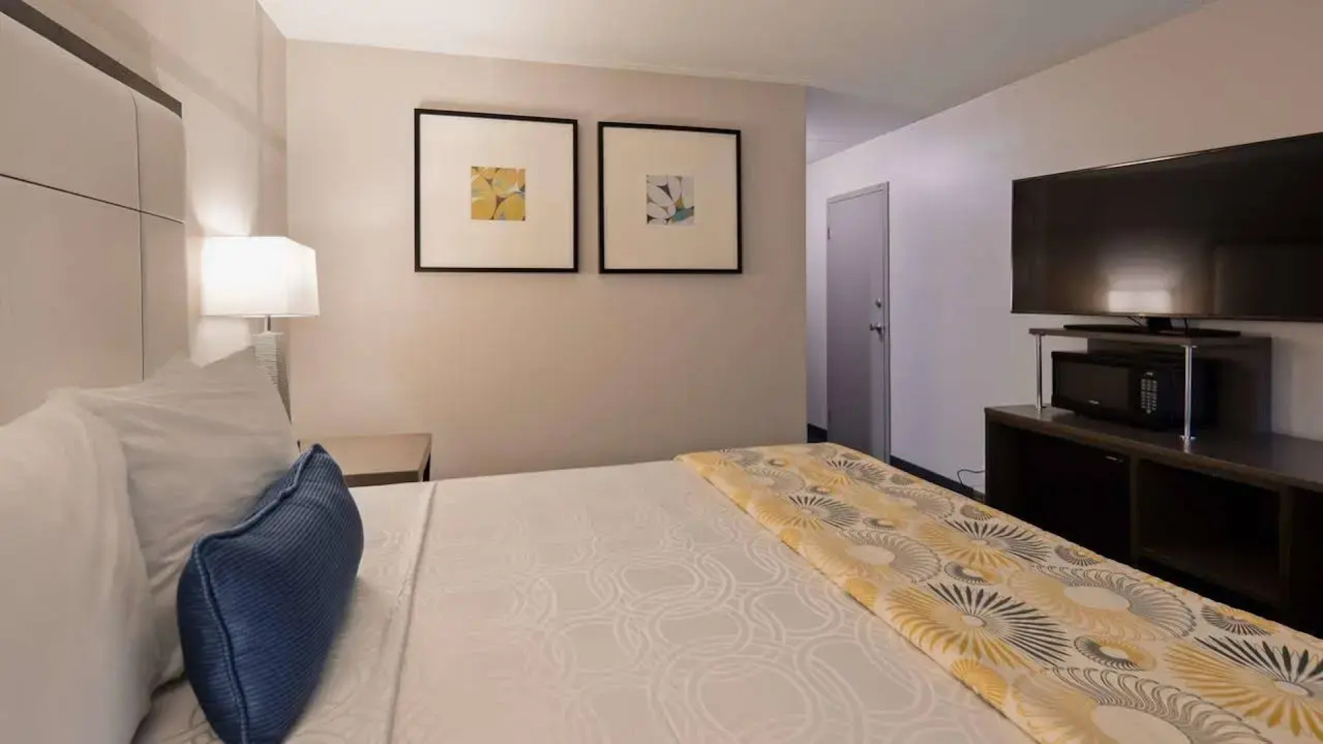 M Hotel & Conference Center