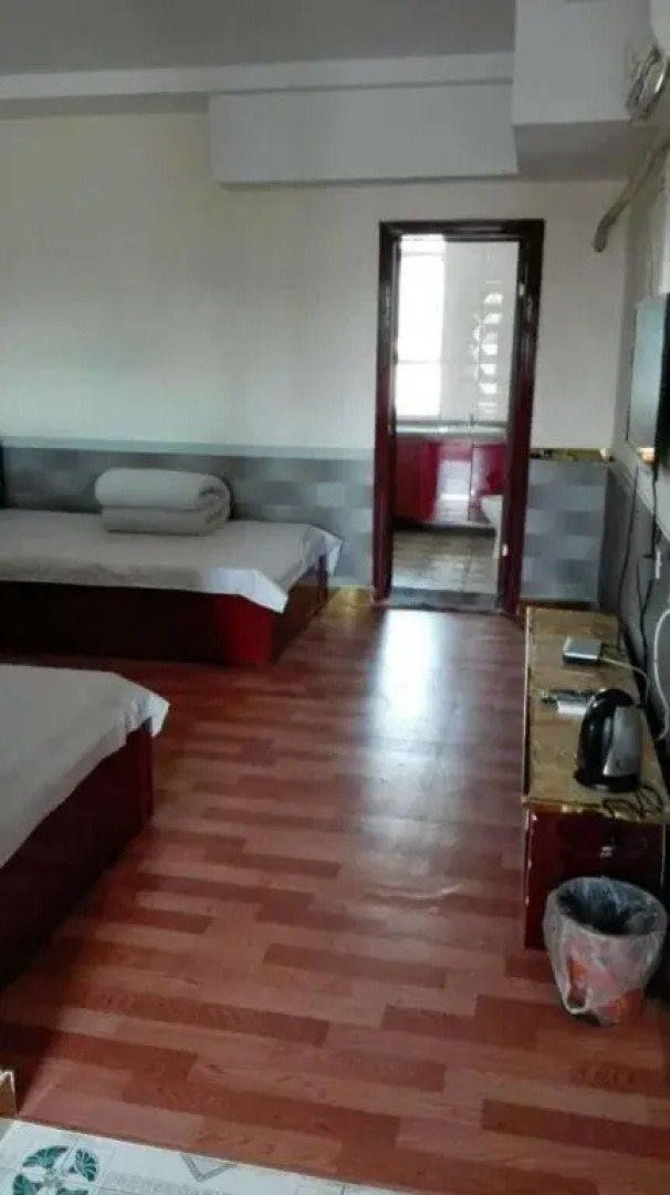 Urumqi Three Star Hotel Midong