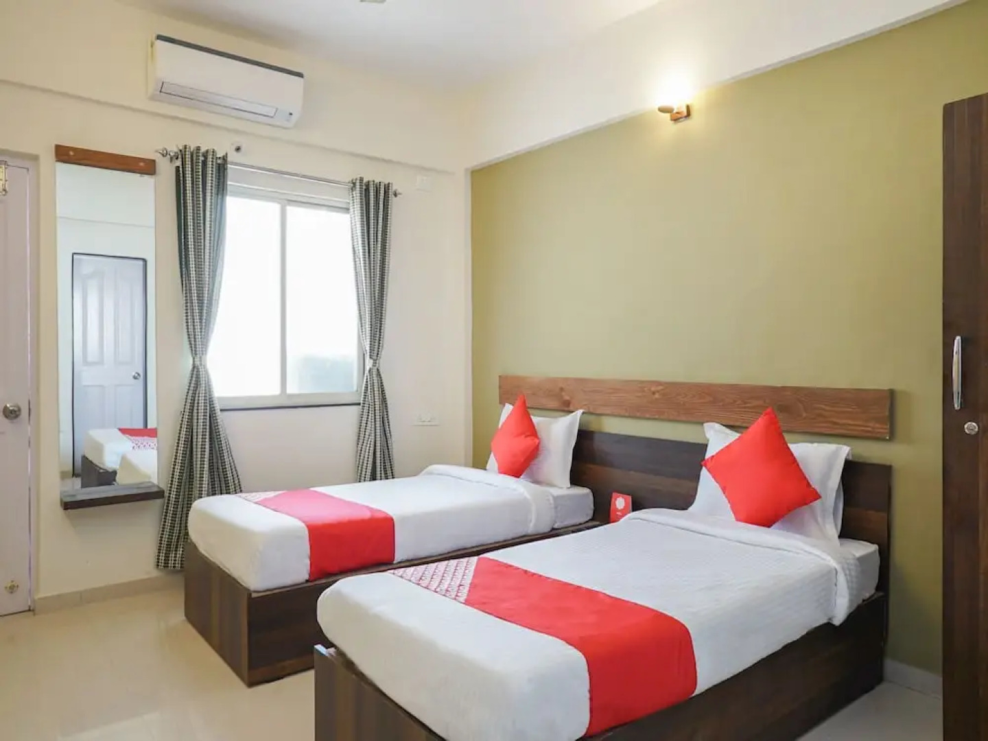 OYO 12538 Twin Tower 2