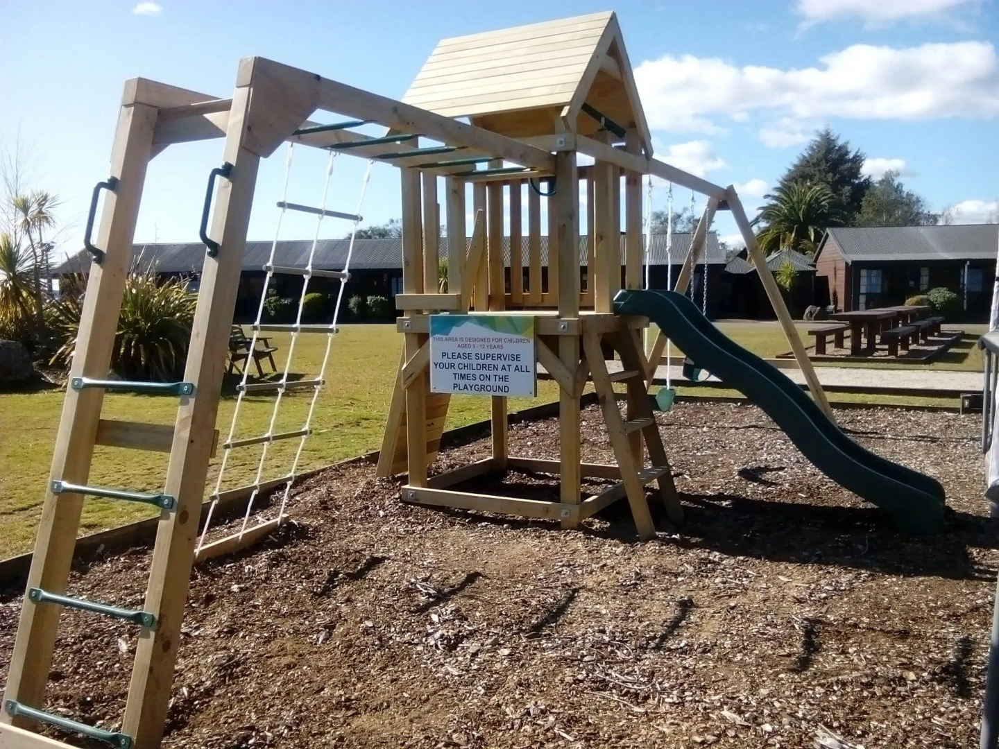 Cedarwood Lakeside Motel & Conference Venue