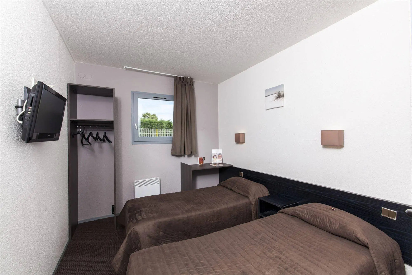 Hotel & Residence Calais Car Ferry