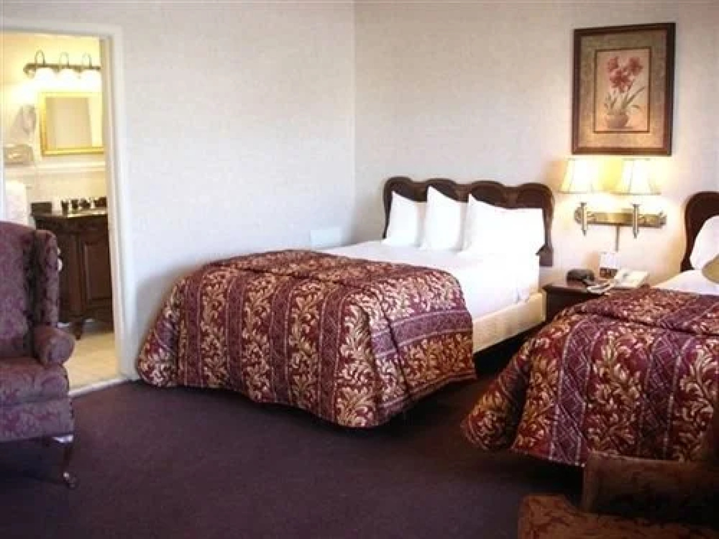 Cocca's Inn Route 7 Airport