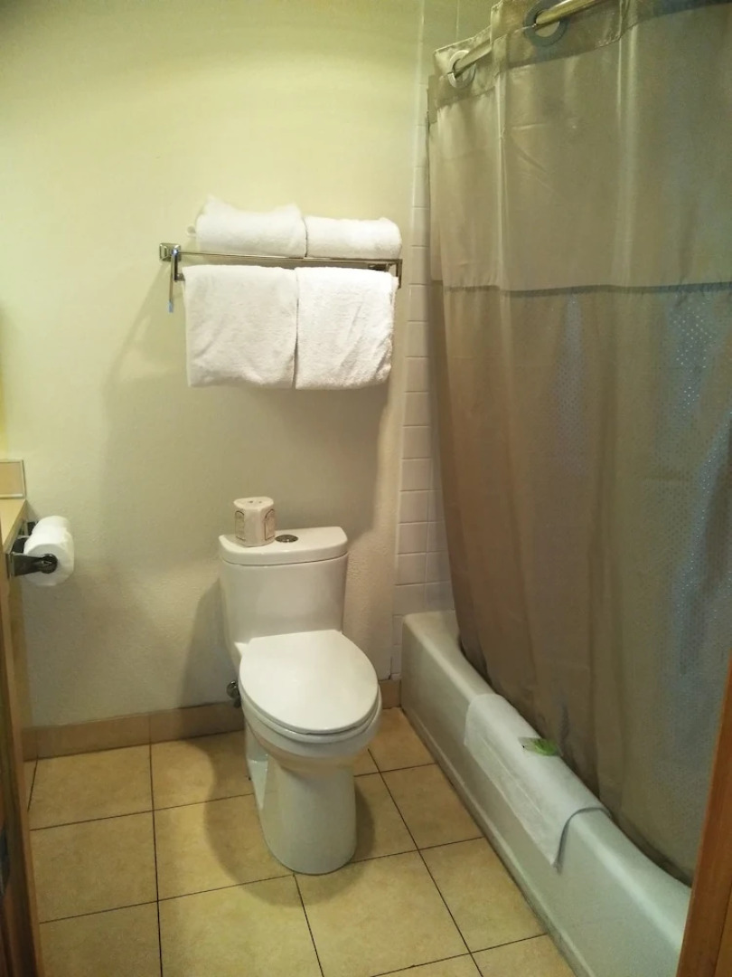 Sisters Inn And Suites