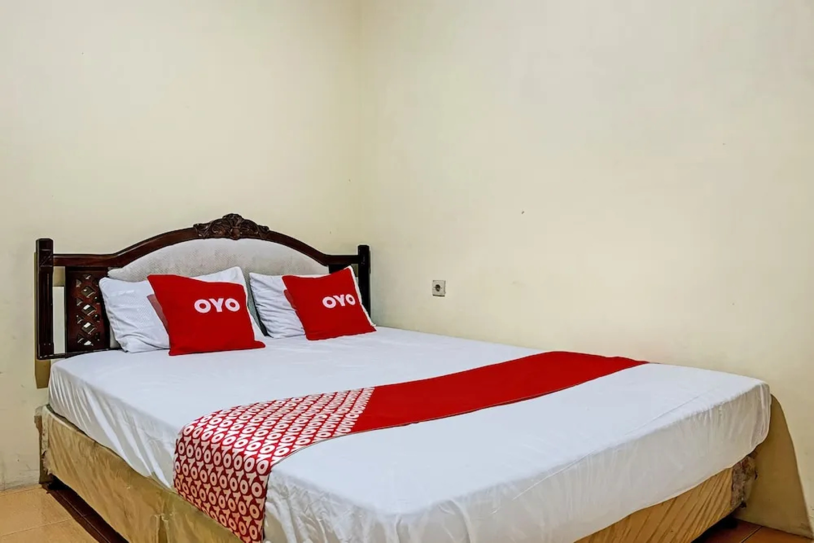 OYO 93422 Villa Tirto