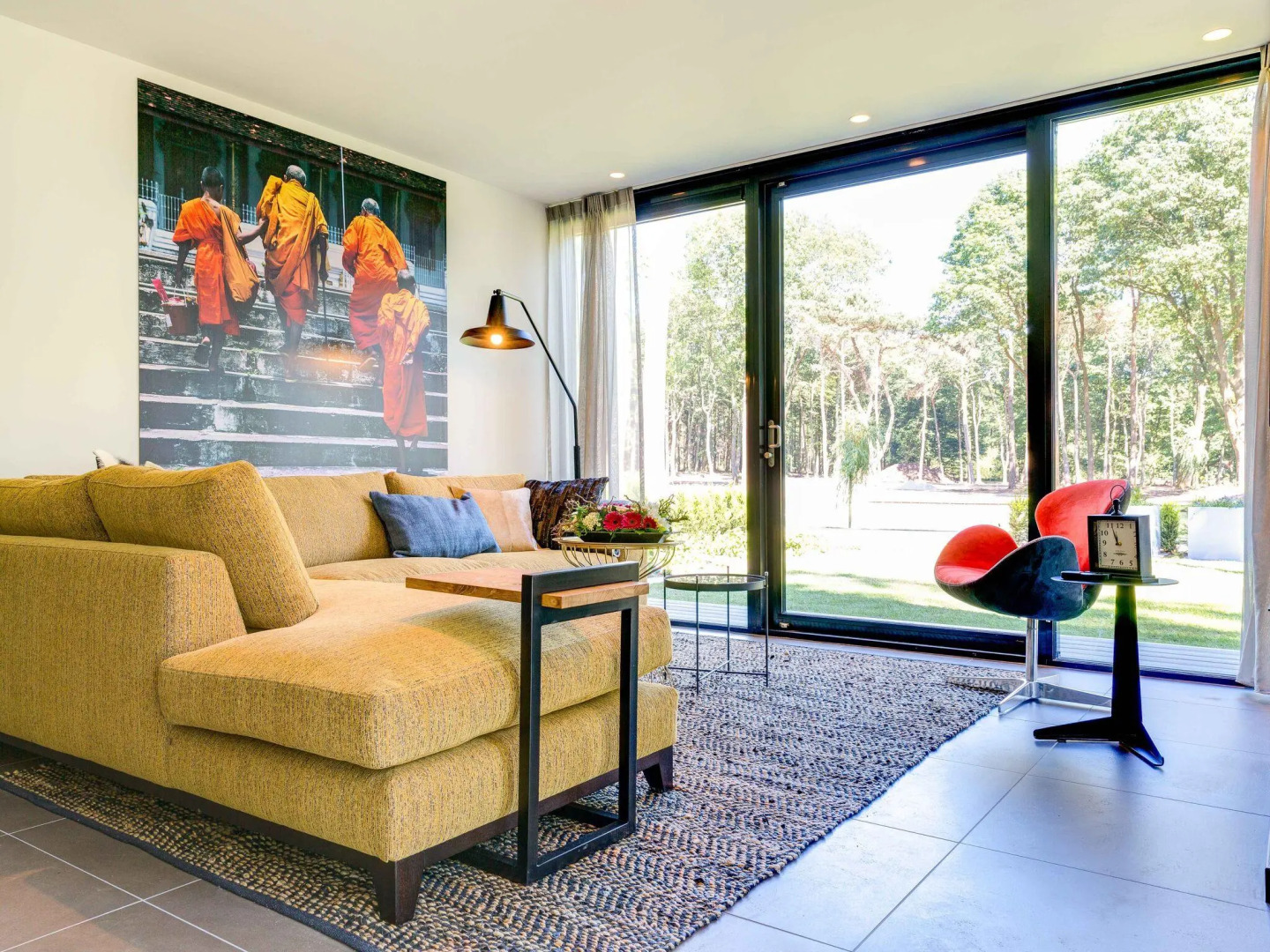 Luxurious, modern villa with dishwasher, close to De Veluwe