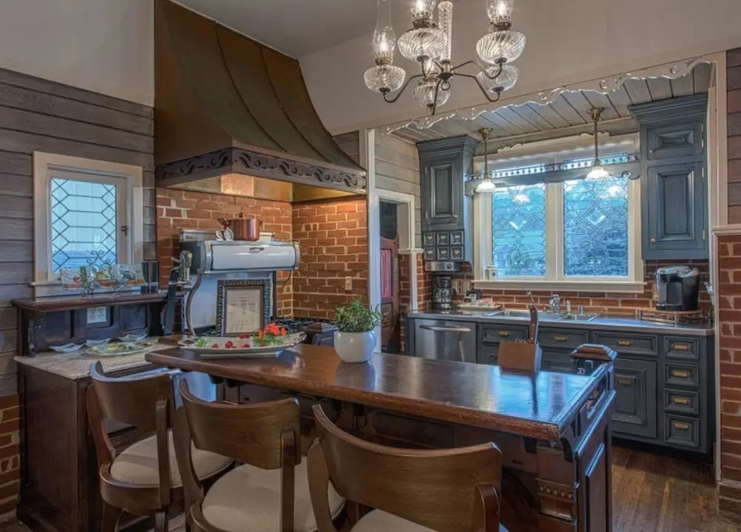 3749 Victorian Sanctuary by the Sea