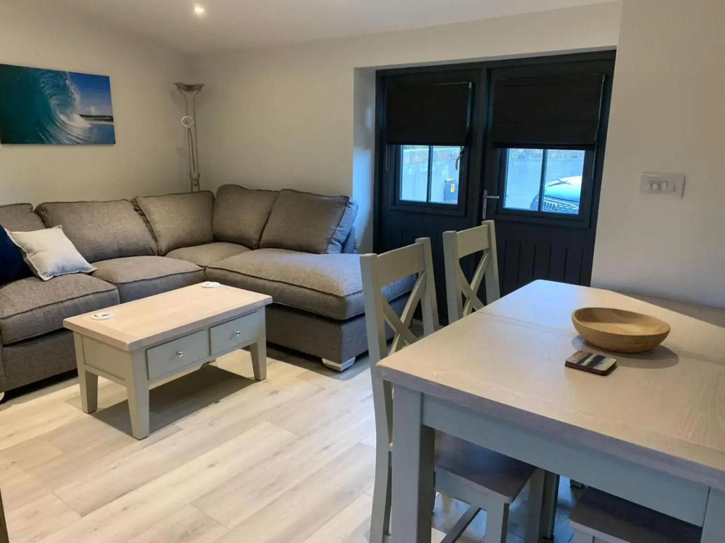 Thistledown Lodge! 5 minutes from beach!