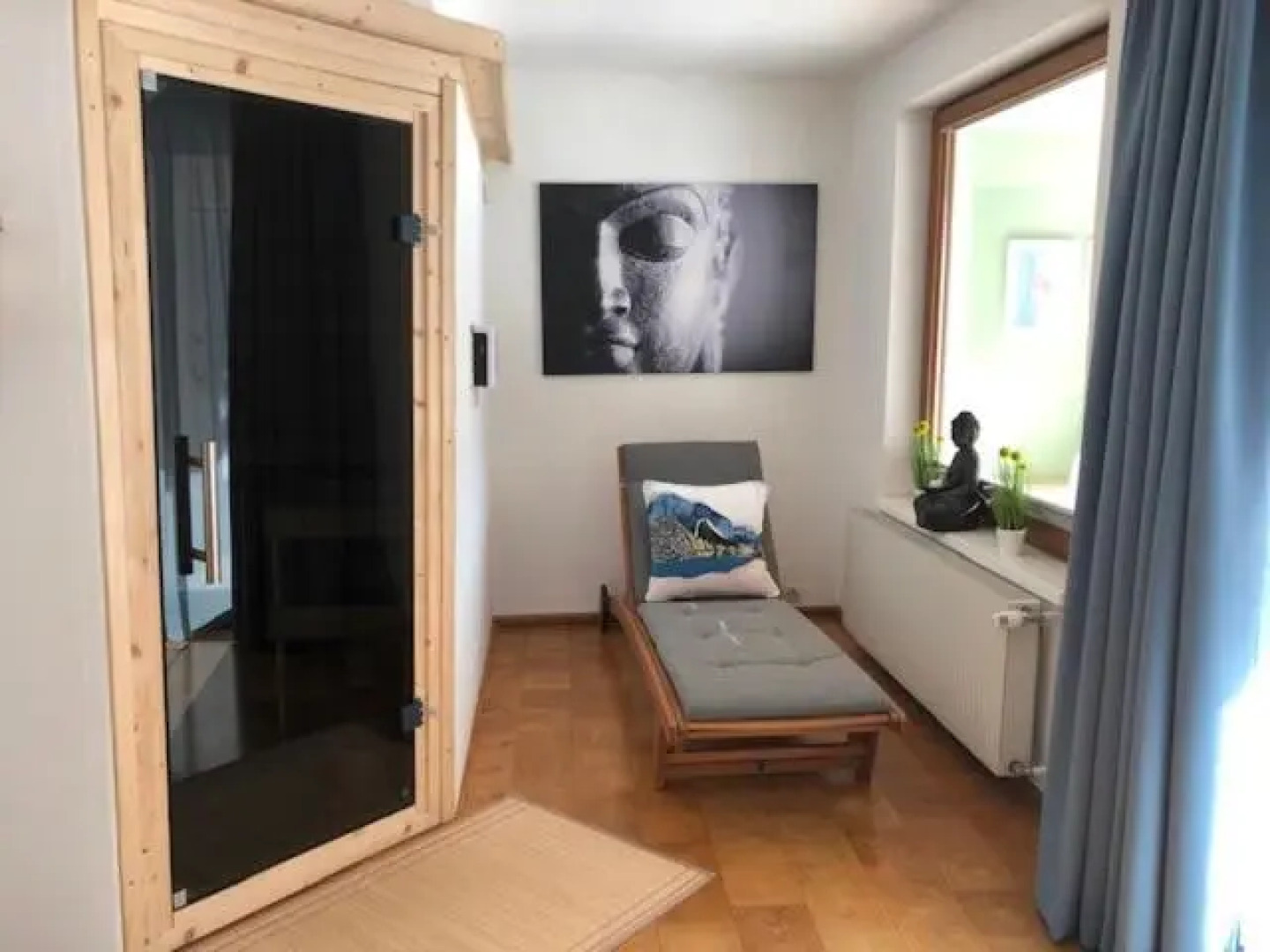 Pool, Pokale, Sauna, Billard, Kirche u. viel Natur