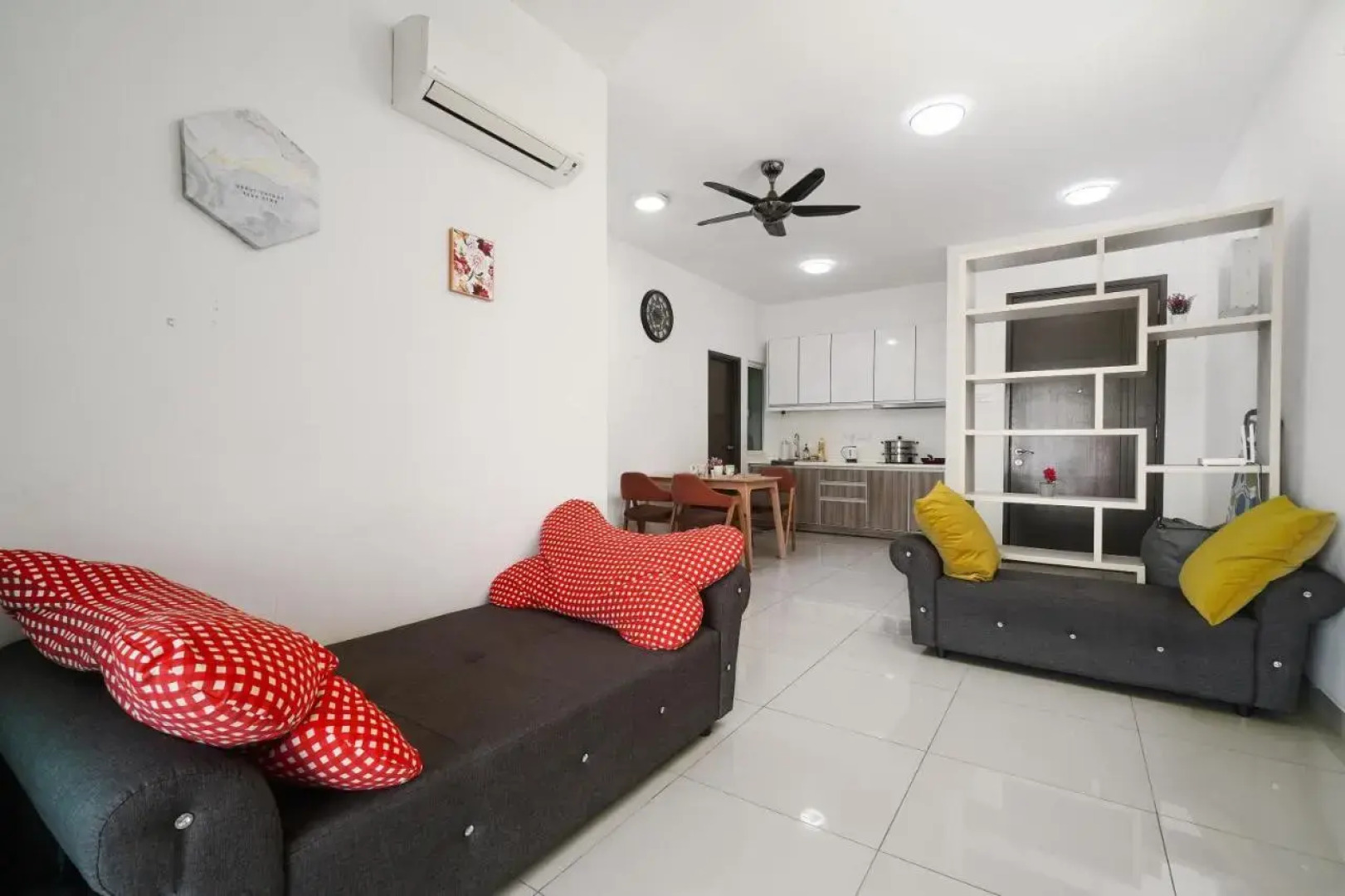 Lovely 2Br Majestic Condo 6 Pax Pool View