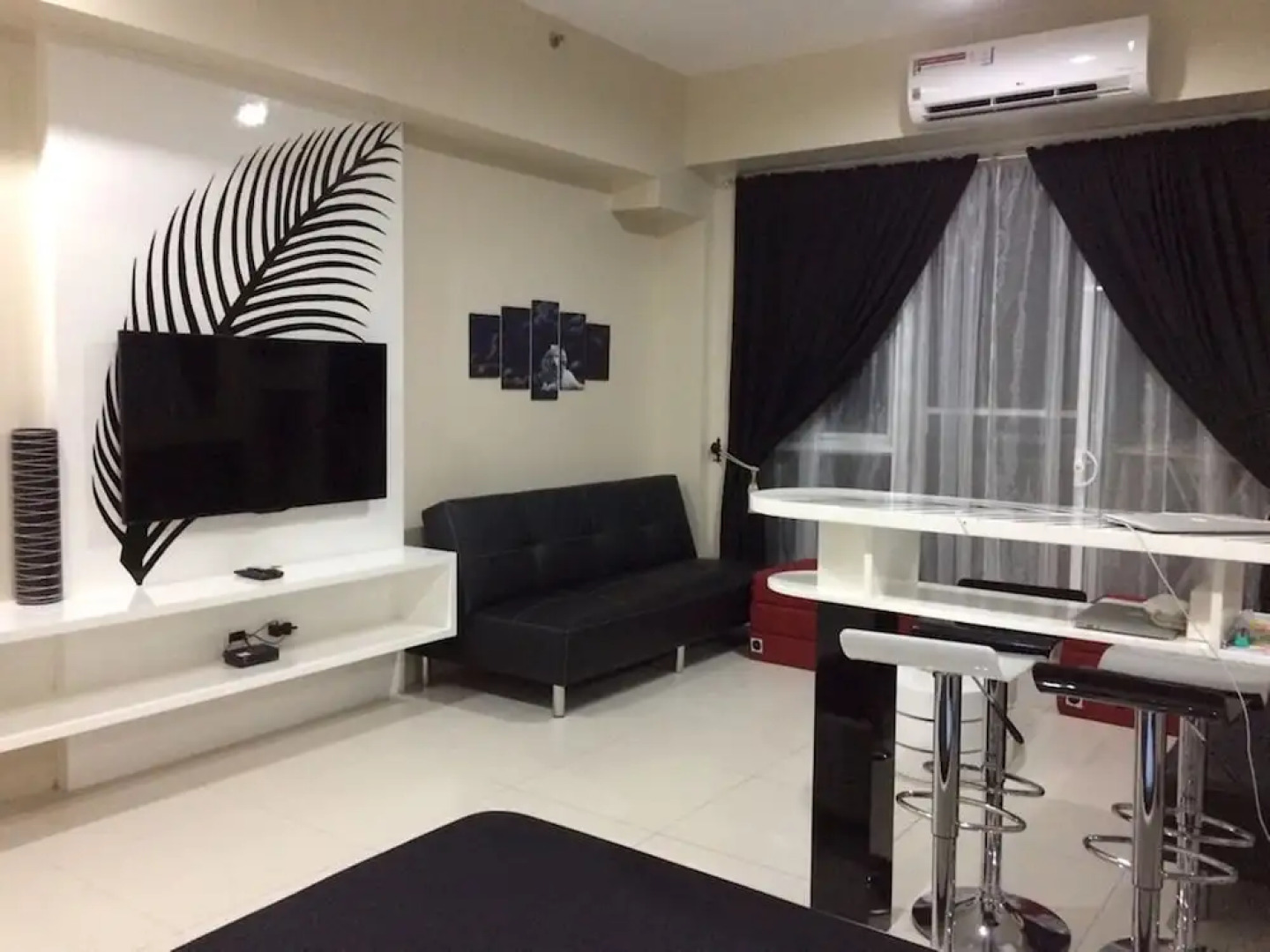 Beach Condos Pico de Loro Hamilo Coast