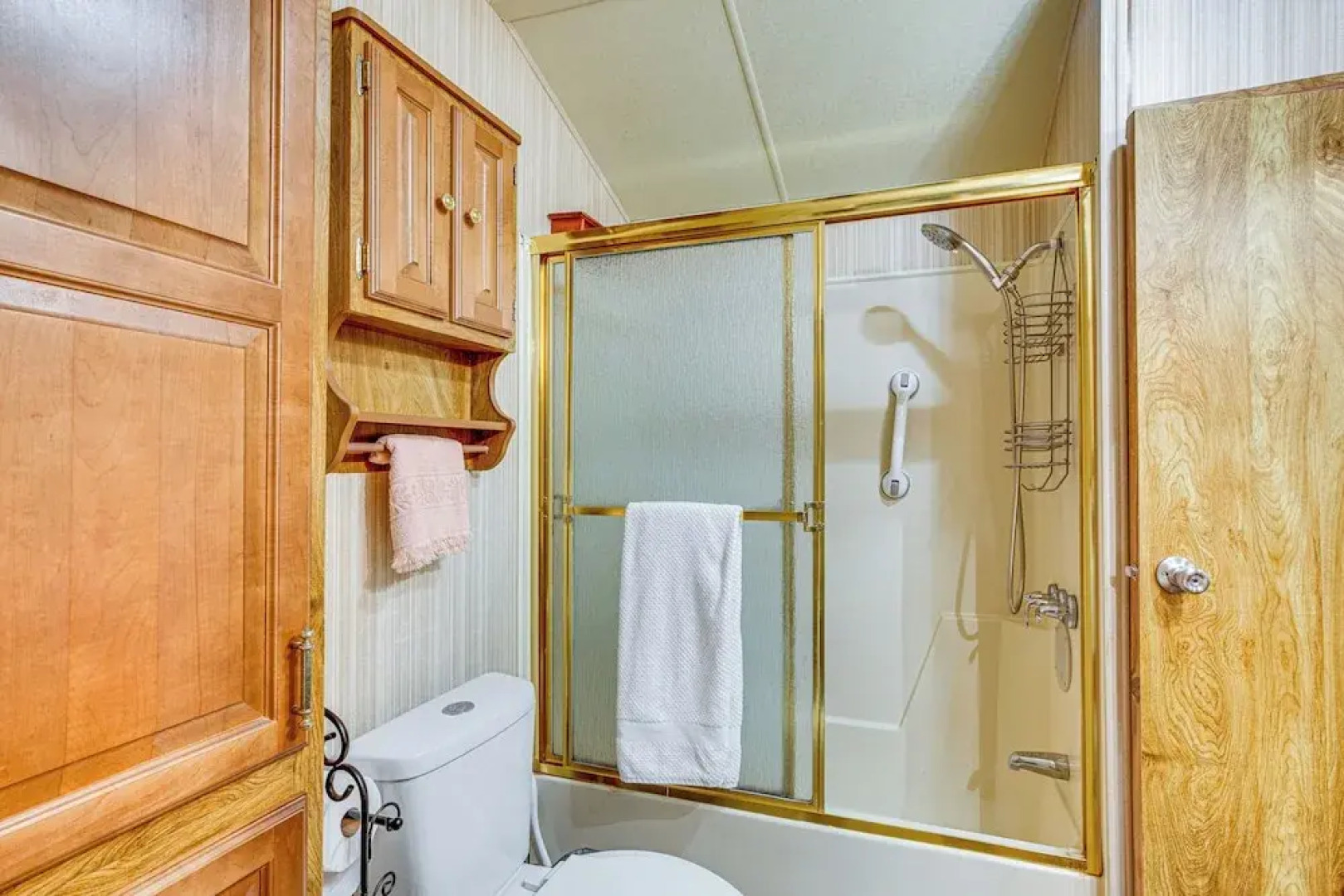 Hike, Swim, Ski & More: Pet-friendly Newland Home!