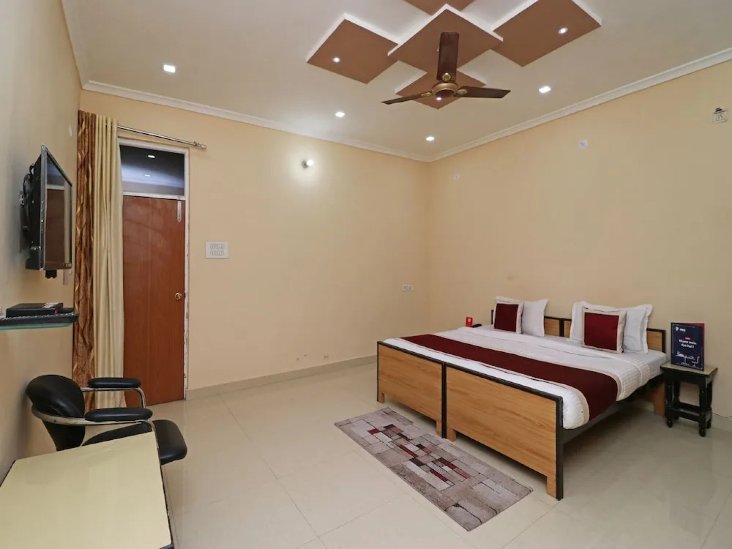 OYO 9307 Home Stay Hotel Nirmal Palace