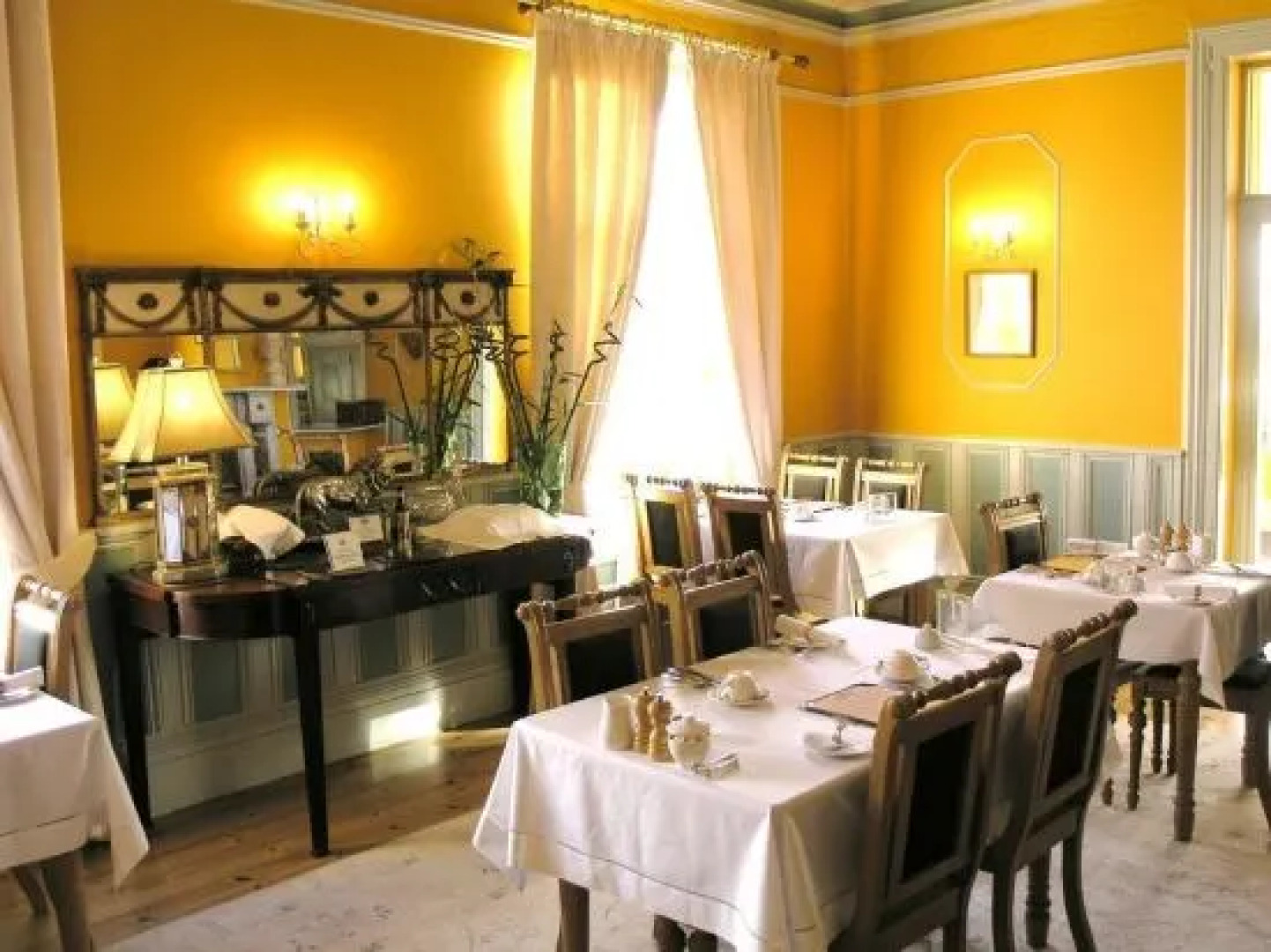 Woodlands Country House