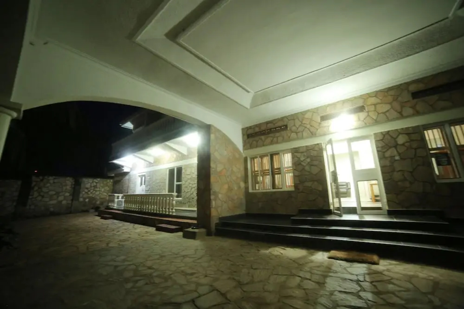 Entebbe Palm Hotel