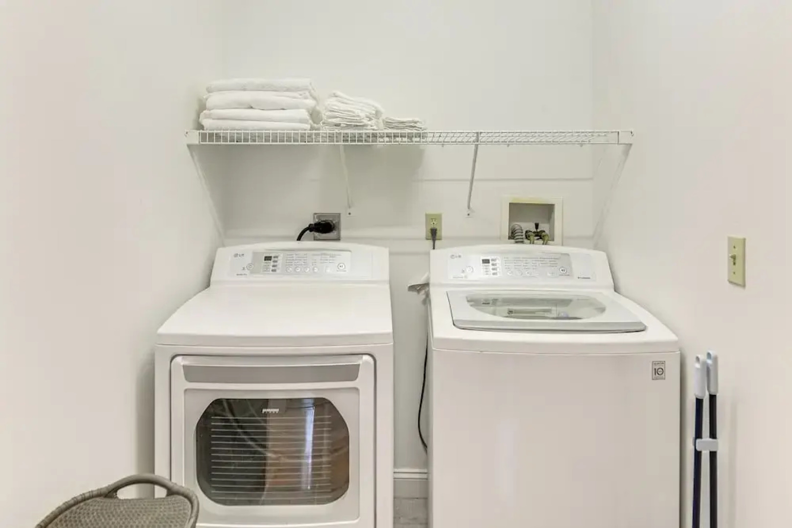 1 Mi to Downtown & Palladium: Worcester Getaway!