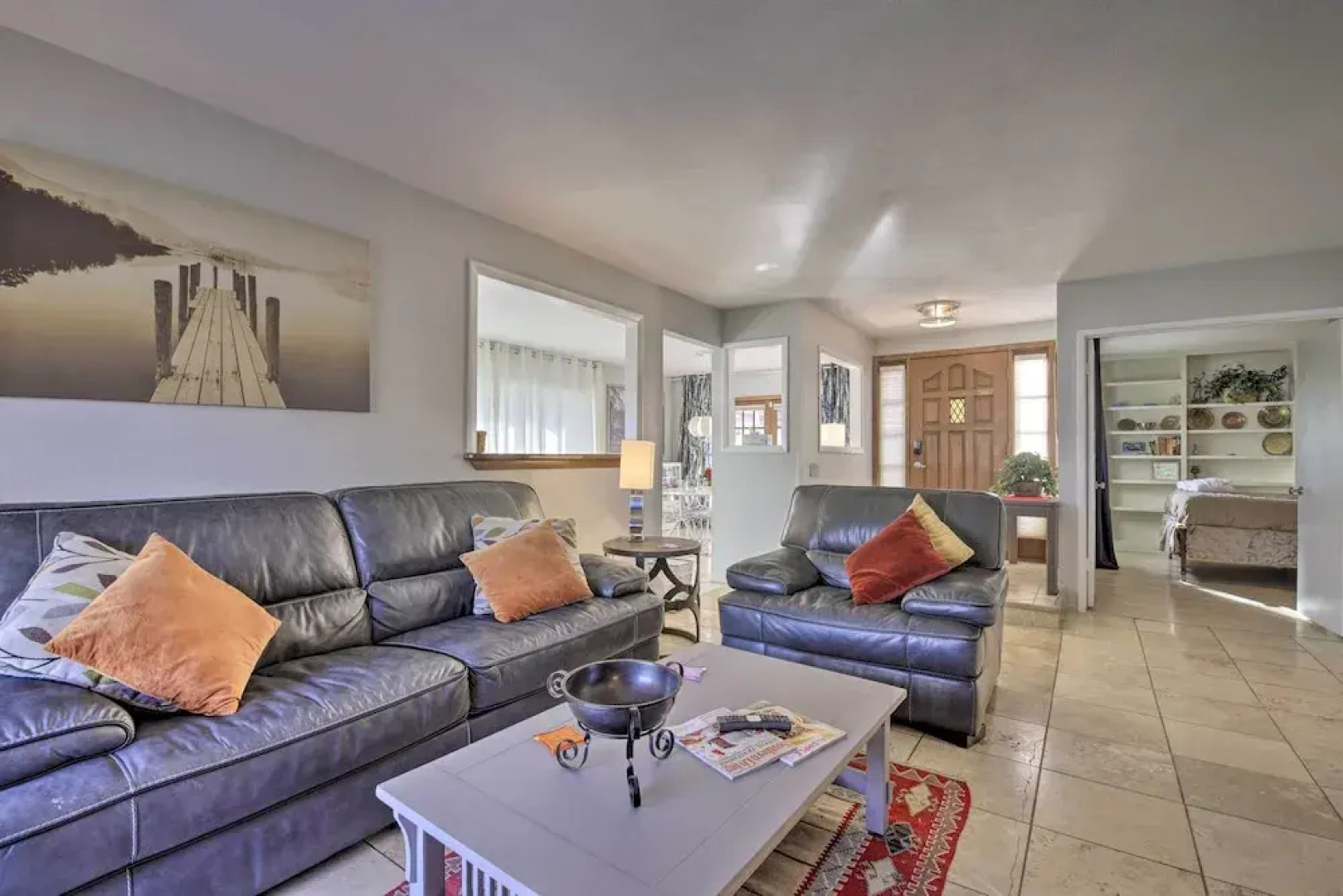 Sun Deck, Hot Tub & Kayak: Lakefront Tempe House