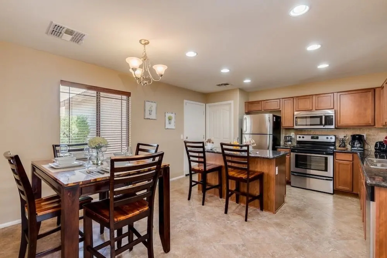 Stratford Place - 4 Br home by RedAwning