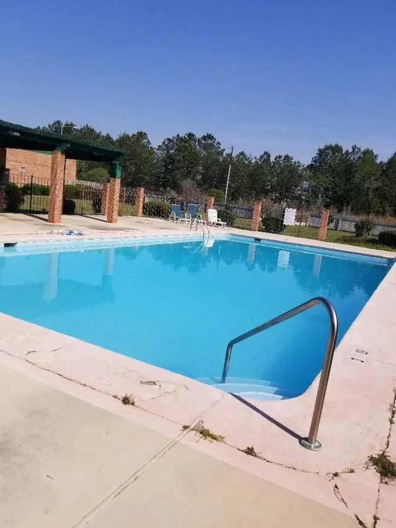 Executive Inn & Suites