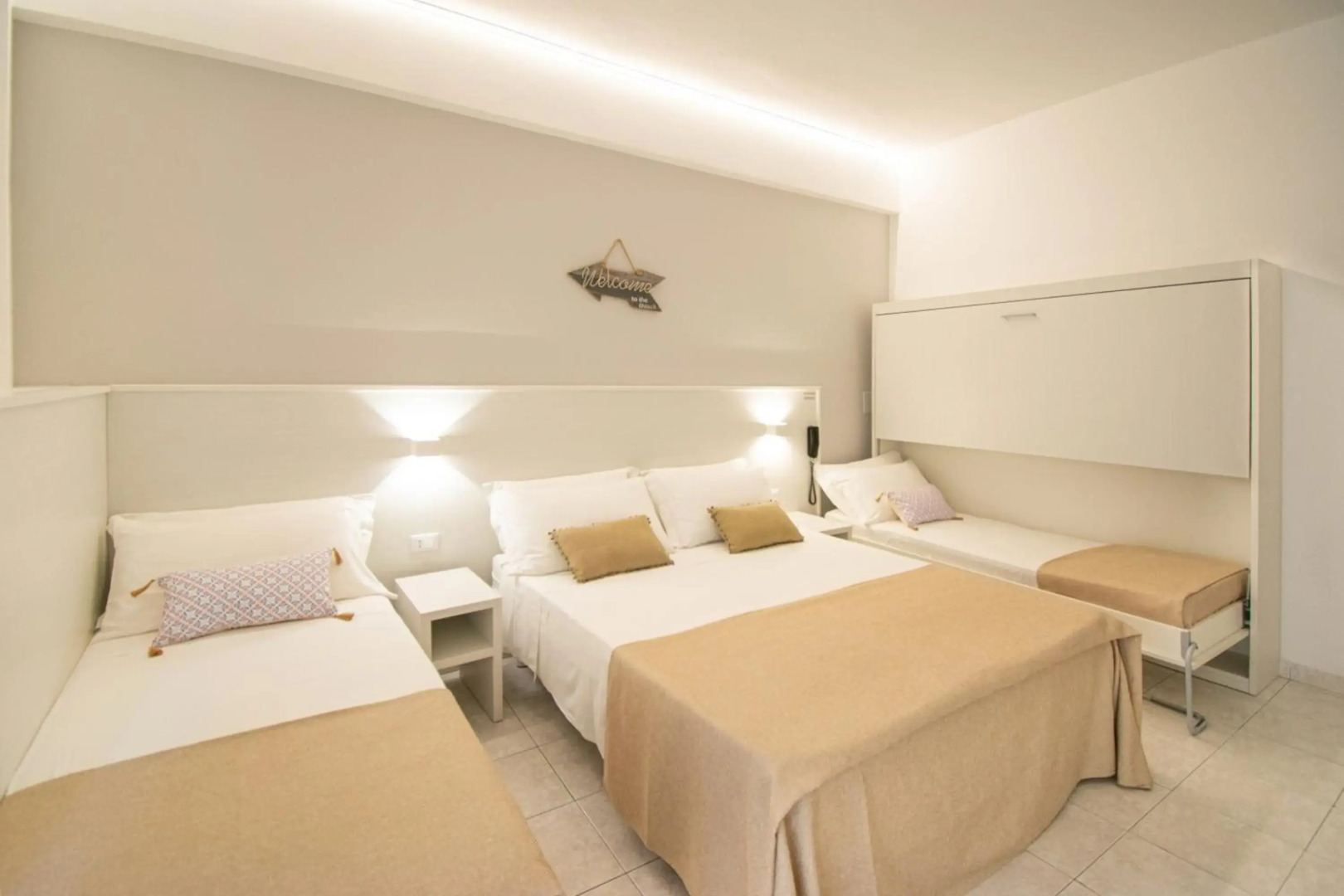 Hotel Ambra Cattolica